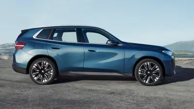 The 2025 BMW X3 Is a Talking Hybrid That Can Park Itself