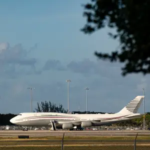Trump’s Plan to Accept Luxury Jet From Qatar Strains Bounds of Propriety